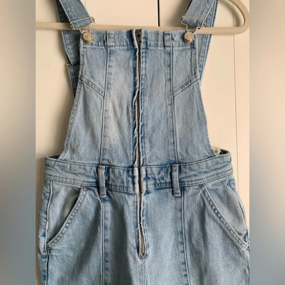 Free People We The Free Camilla‎ Overall Slim Bootcut Fit Light Wash Size Small